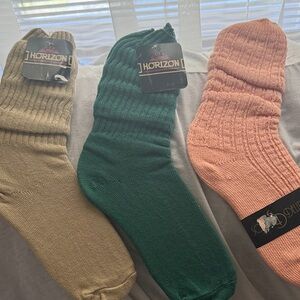 Womens Ribbed Crew Socks - Green, Tan, Peach size 8 1/2-11